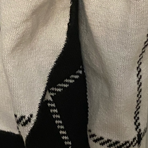 Fever Sz S/M Oversized Sweater NWT😊😊 - Picture 7 of 10